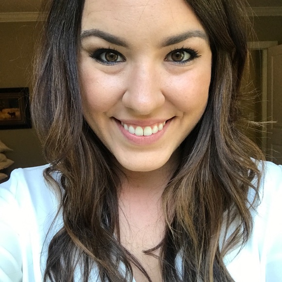 Meet your Posher, Paige - Picture 1 of 4